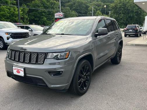 2022 Jeep Grand Cherokee Laredo