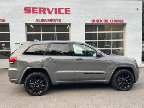 2022 Jeep Grand Cherokee Laredo