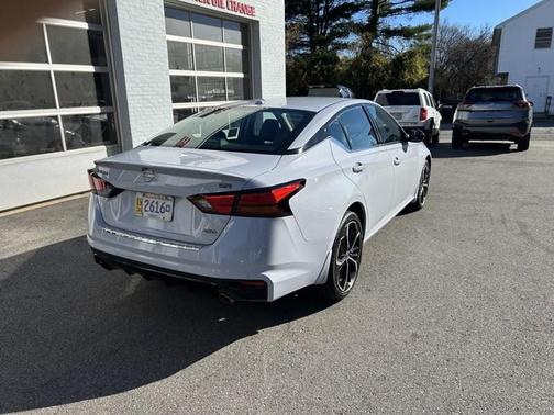 2023 Nissan Altima SR Intelligent AWD