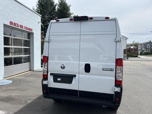 Bright White Clearcoat 2024 RAM ProMaster 2500 Tradesman