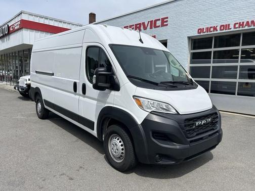 Bright White Clearcoat 2024 RAM ProMaster 2500 Tradesman