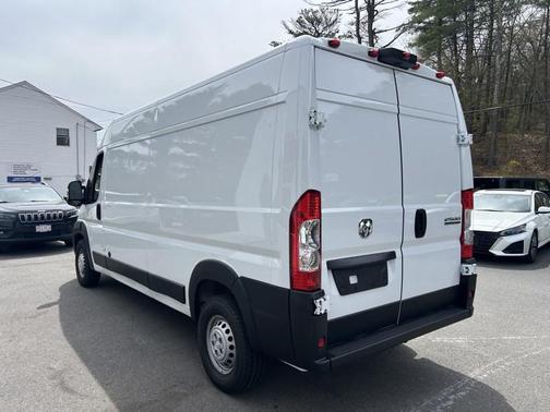Bright White Clearcoat 2024 RAM ProMaster 2500 Tradesman