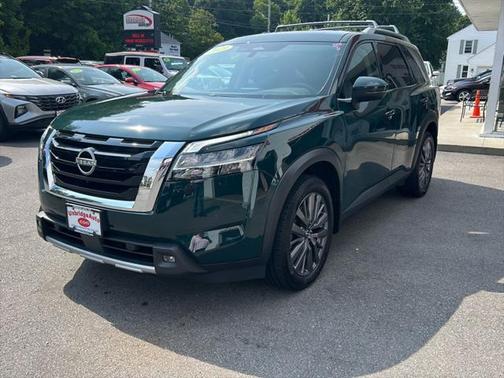 2023 Nissan Pathfinder SL 4WD