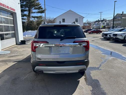 2023 GMC Acadia AWD SLT