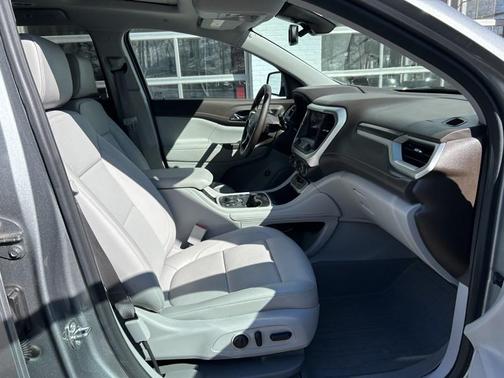 2023 GMC Acadia AWD SLT