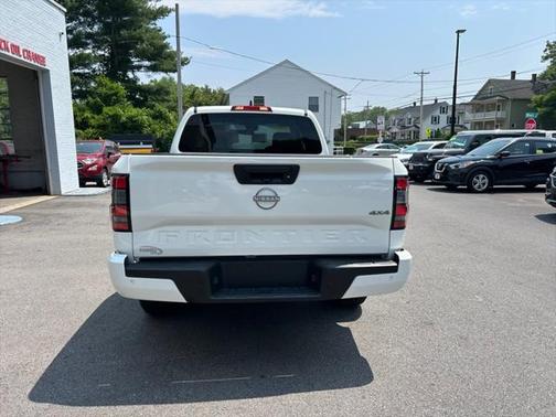 2025 Nissan Frontier SV