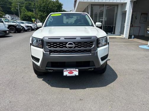 2025 Nissan Frontier SV