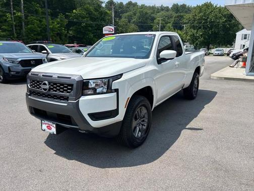 2025 Nissan Frontier SV