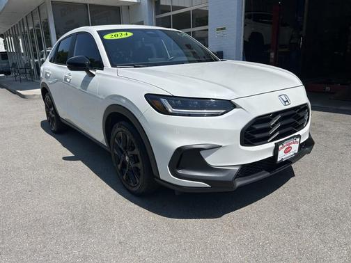 Platinum White Pearl 2024 Honda HR-V SPORT