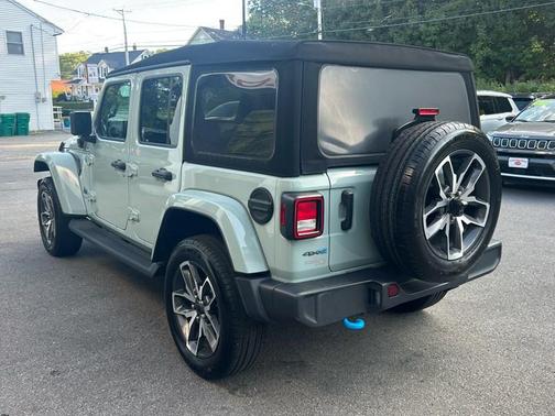 Earl Clearcoat 2024 Jeep Wrangler 4xe Sport S