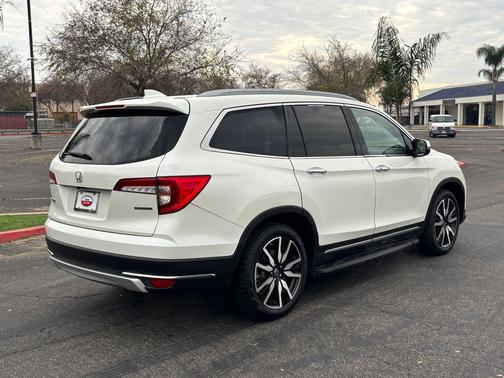 2019 Honda Pilot Touring 8-Passenger