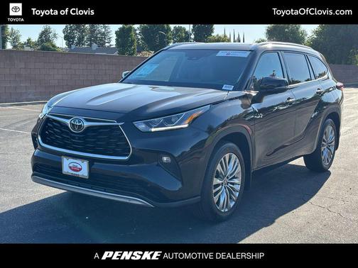 Midnight Black Metallic 2024 Toyota Highlander Platinum