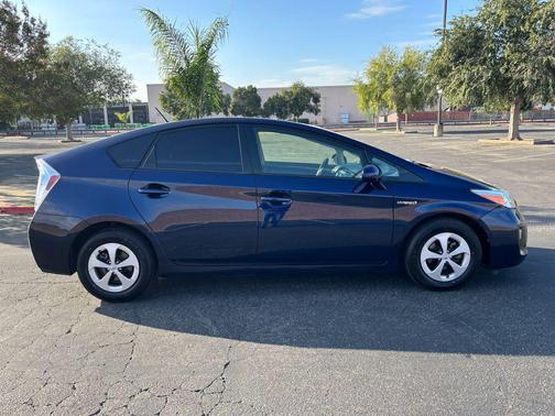 2014 Toyota Prius Two