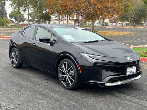 2025 Toyota Prius XLE
