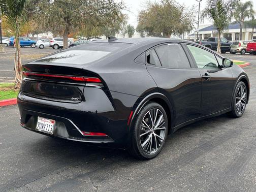 2025 Toyota Prius XLE