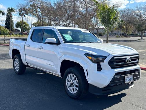 2025 Toyota Tacoma SR5