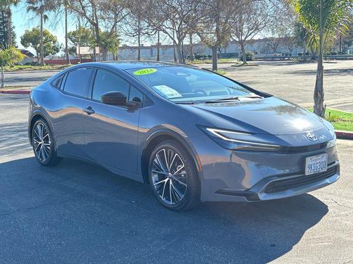 2024 Toyota Prius XLE