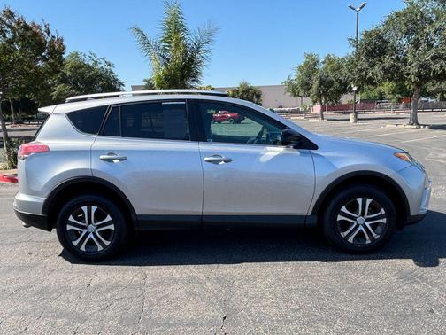 Silver Sky Metallic 2016 Toyota RAV4 LE
