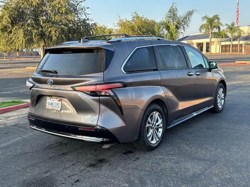2023 Toyota Sienna Platinum 7 Passenger