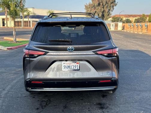 2023 Toyota Sienna Platinum 7 Passenger
