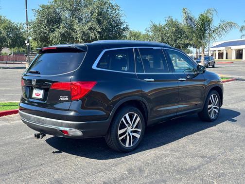 Crystal Black Pearl 2016 Honda Pilot Elite