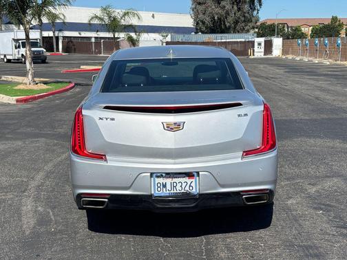 Radiant Silver Metallic 2018 Cadillac XTS Luxury