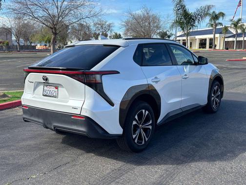 2023 Toyota bZ4X XLE
