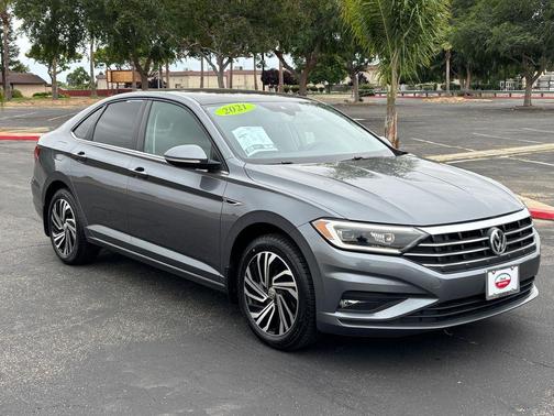 Platinum Gray Metallic 2021 Volkswagen Jetta 1.4T SEL Premium