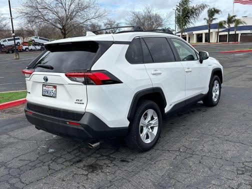 2020 Toyota RAV4 Hybrid XLE