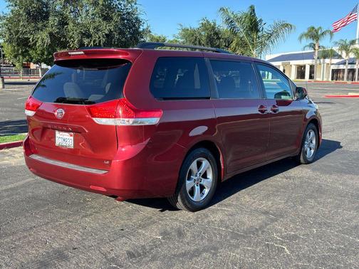 Salsa Red Pearl 2013 Toyota Sienna LE