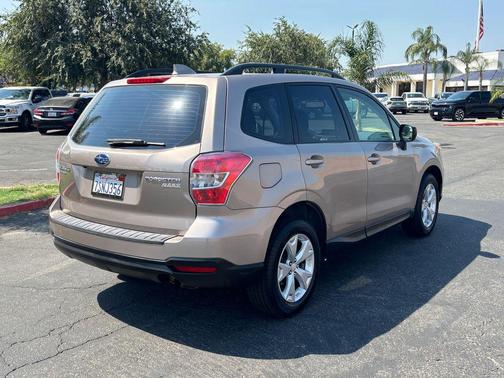2016 Subaru Forester 2.5i