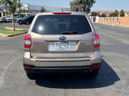 2016 Subaru Forester 2.5i