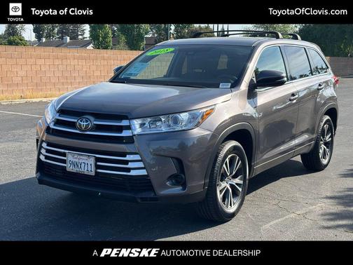 Predawn Gray Mica 2018 Toyota Highlander LE