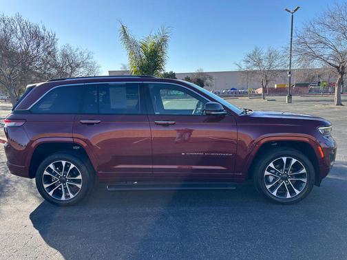 2022 Jeep Grand Cherokee Overland