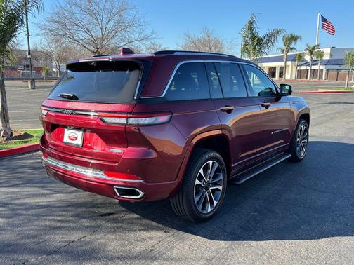2022 Jeep Grand Cherokee Overland