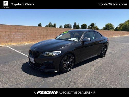 Black Sapphire Metallic 2016 BMW M2 Base