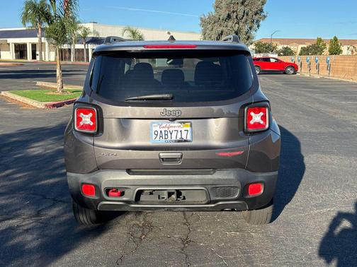 2018 Jeep Renegade Trailhawk