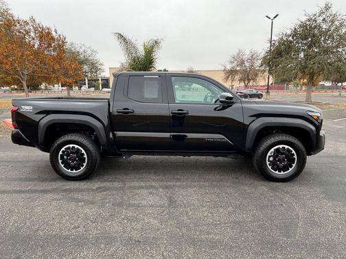 2025 Toyota Tacoma TRD Off Road