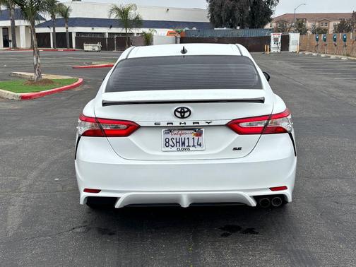 2020 Toyota Camry SE