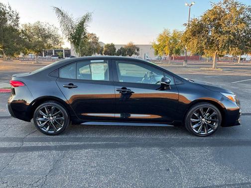 2024 Toyota Corolla Hybrid SE