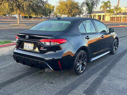 2024 Toyota Corolla Hybrid SE