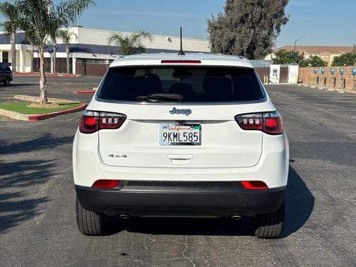 Bright White Clearcoat 2023 Jeep Compass Sport