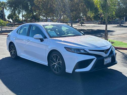 2023 Toyota Camry SE
