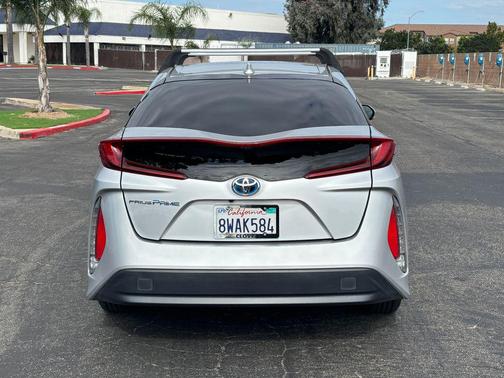 Classic Silver Metallic 2021 Toyota Prius Prime LE