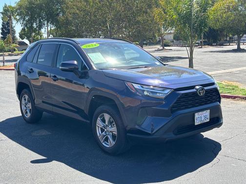 2024 Toyota RAV4 XLE
