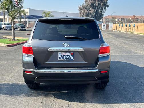 2011 Toyota Highlander SE
