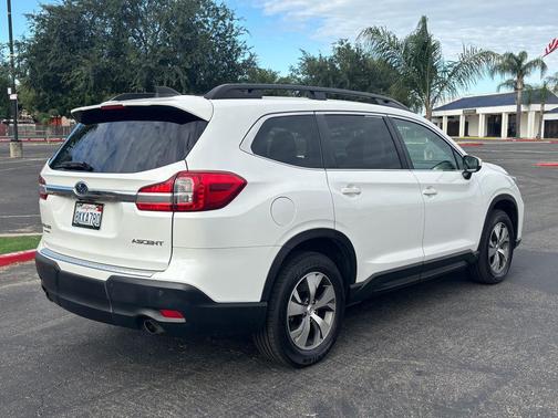 Crystal White Pearl 2019 Subaru Ascent Premium 8-Passenger