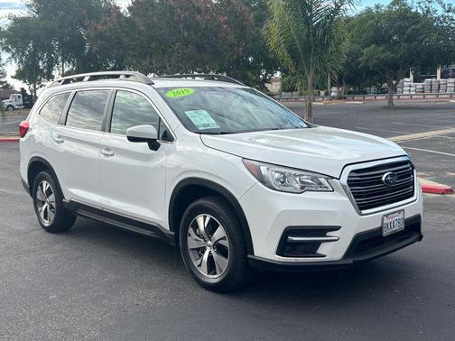 Crystal White Pearl 2019 Subaru Ascent Premium 8-Passenger