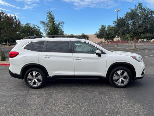 Crystal White Pearl 2019 Subaru Ascent Premium 8-Passenger