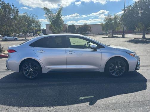 2025 Toyota Corolla Hybrid SE